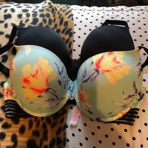 NWOT VS PINK BRAS BUNDLE